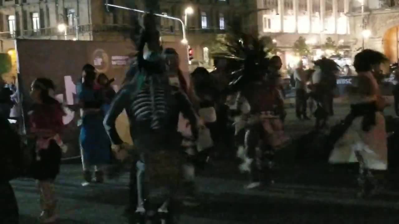 Note de Calatorie 40 Dansurile Aztece in orasul Mexico City