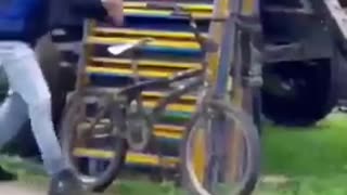 Uh oh, its that bike with the tricky seat again (The penetrator)