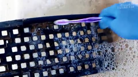 I Cleaned The World's DIRTIEST Keyboard!