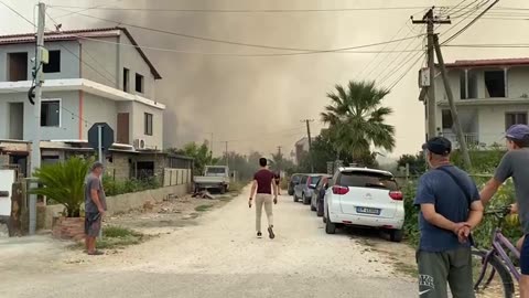 Zjarr në ish-fushën e grumbullimit të mbetjeve urbane në Lushnjë