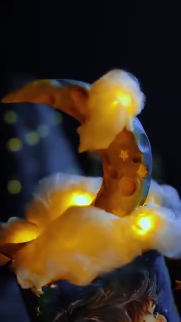 Фонарик в форме месяца из пластичного шоколада 🌙💫