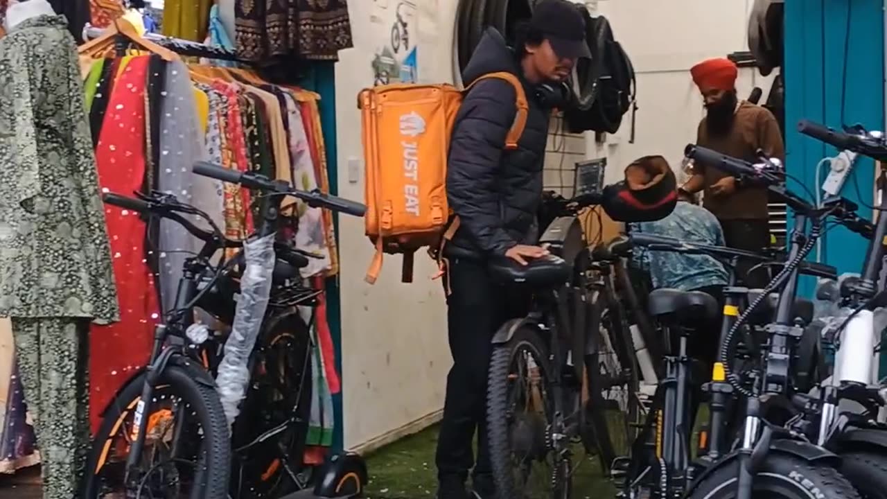 Mumbai-style bicycle repair units in West London. Read all about it below!