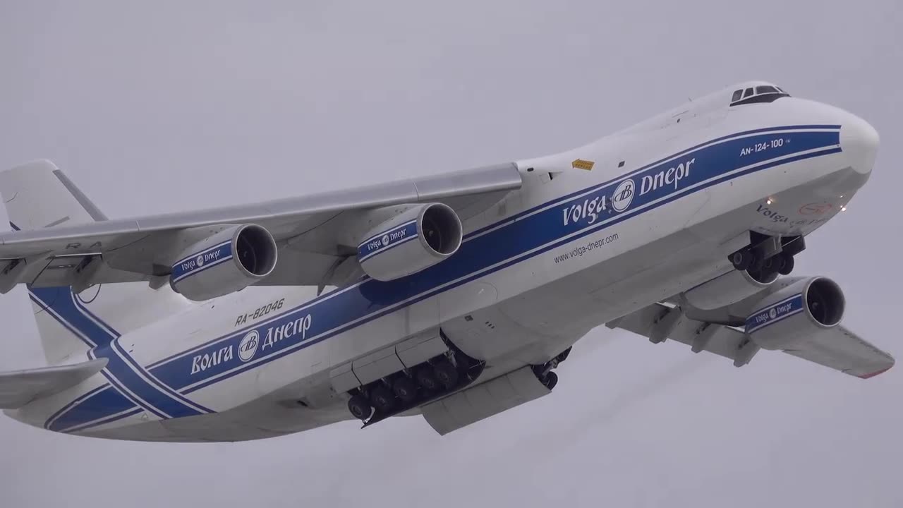 The video features the beautiful An-124-100 ("Ruslan") of the Volga-Dnepr airline