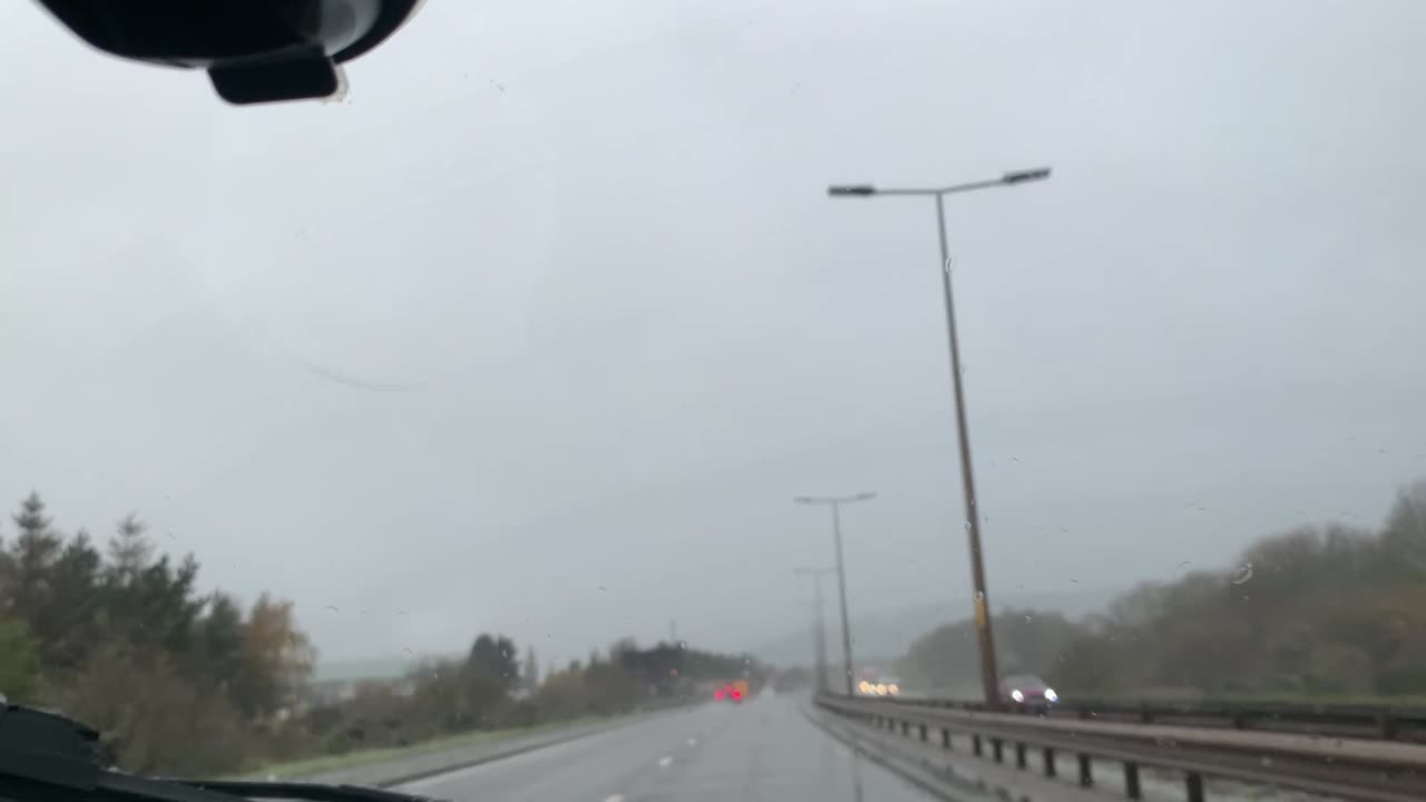 Driving to Tesco's in the snow (14/11/2025)
