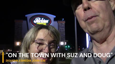"On The Town with Suz and Doug" Review Sunday Dinner at Perkins Restaurant in Venice, FL