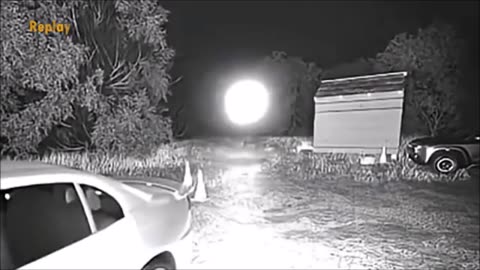 Une caméra de sécurité en Californie a enregistré un objet étrange traversant le ciel nocturne