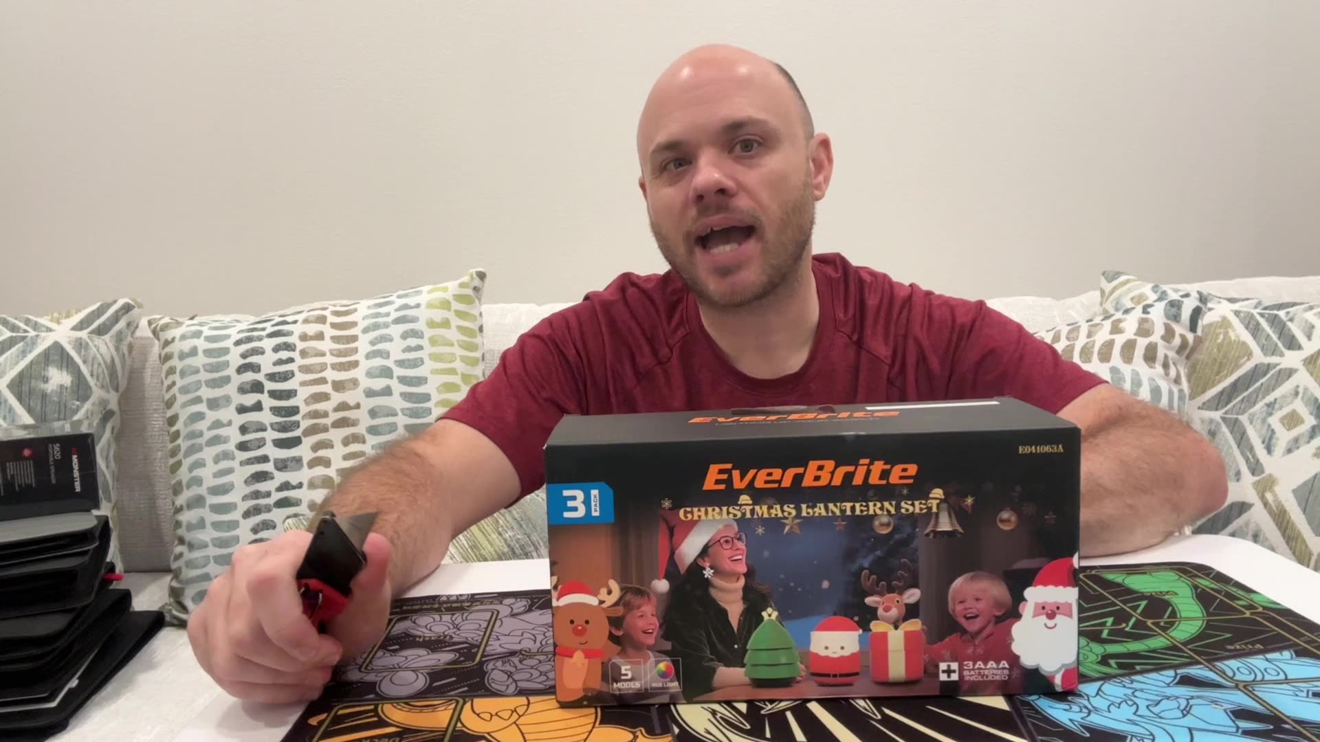 Overview EverBrite Christmas Lantern Set