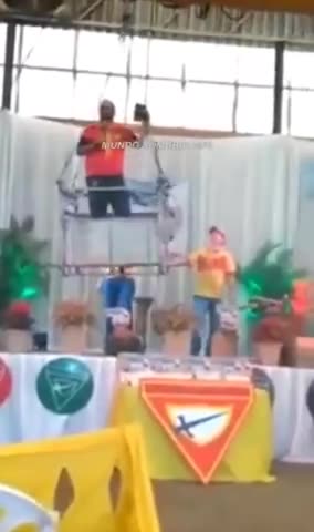 FUCKIN NIGGERS - CRANE LIFTING SPECTACLE LOL 😂🤣😂