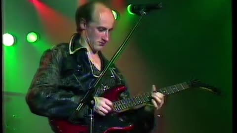 Ilegales - -Tengo un problema sexual -Hola mamoncete