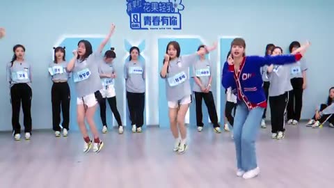 Must Watch: Clip: LISA becomes a tough mentor LISA化身魔鬼导师 | YouthWithYou | 青春有你2|