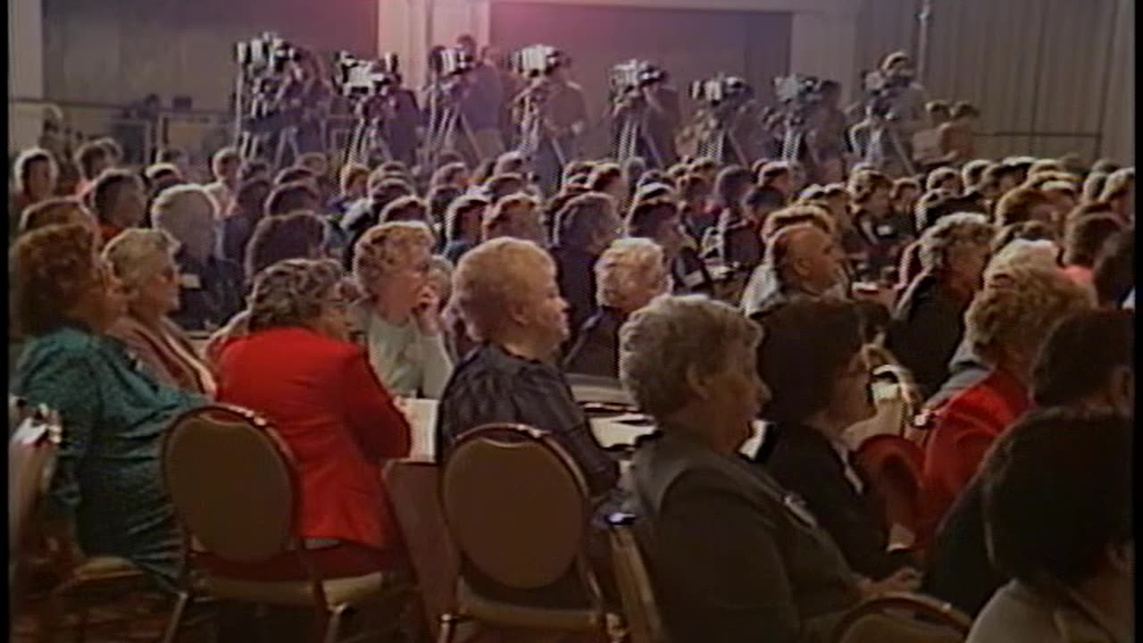 American Legion Wom... - American Legion Women. President Ronald Reagan enters and ma - 3-1-1984-E49