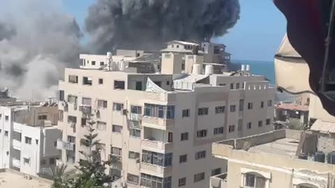 Palestinian report: The Air Force struck the "Taybe" residential tower in the western part of Gaza