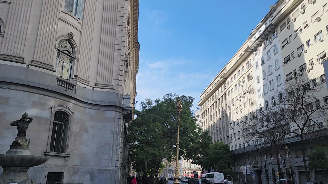 PLAZA EN BUENOS AIRES ARGENTINA