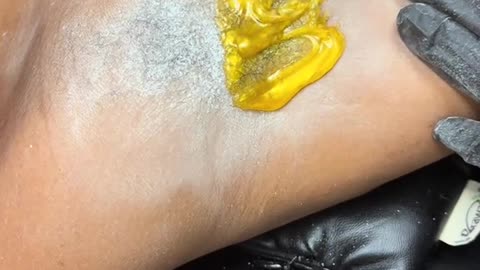 @barelhr Underarm Waxing Using Sexy Smooth Golden Allure Hard Wax | Fast Drying Speed Wax Demo