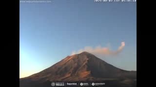 Time-lapse of Popocatepetl in Mexico from the early hours.