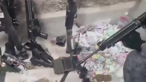 🇧🇷 In Brazil, the government has begun the fight against drug cartels.