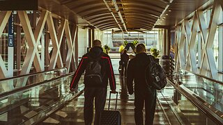 Americans struggle with travel dysmorphia amid social pressures