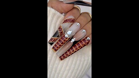 🐍 Snake Tail Inspired Nails Design | Brown & Light Yellow Stylish Nail Art 💅