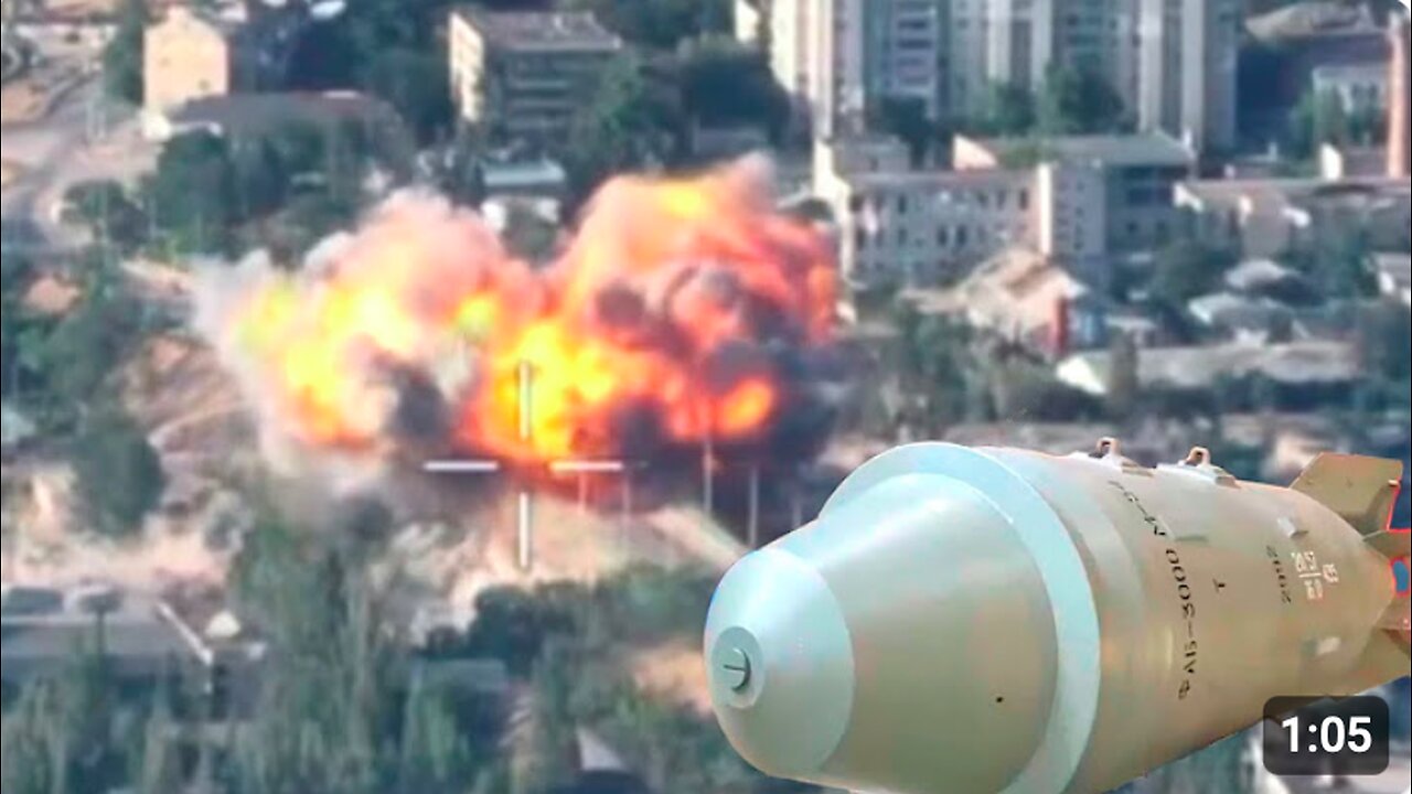 Su-34 drops FAB-3000 bomb on Ukrainian bridge in Kherson