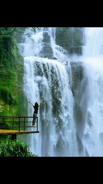 Discover the Stunning Waterfalls of Sri Lanka