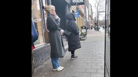 Girls/women who, from my observations, must have been freezing in the light north wind.