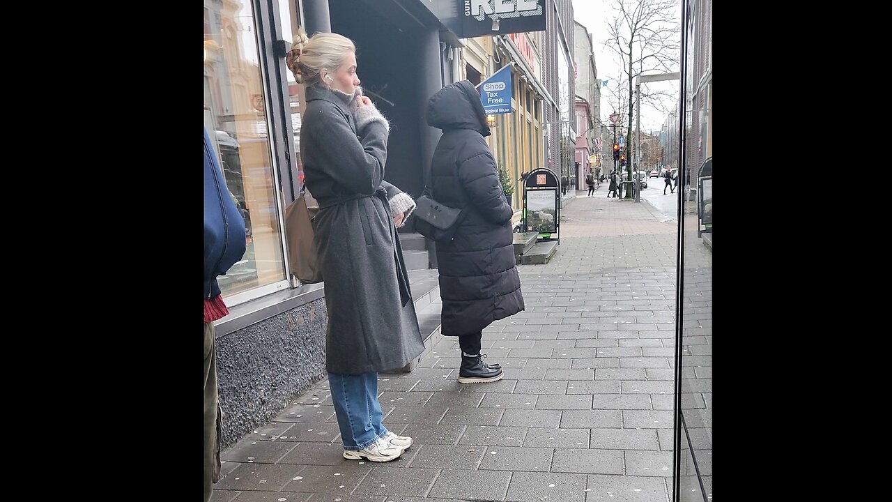 Girls/women who, from my observations, must have been freezing in the light north wind.