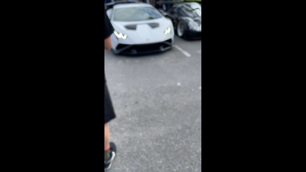 Lamborghini Huracan goes home