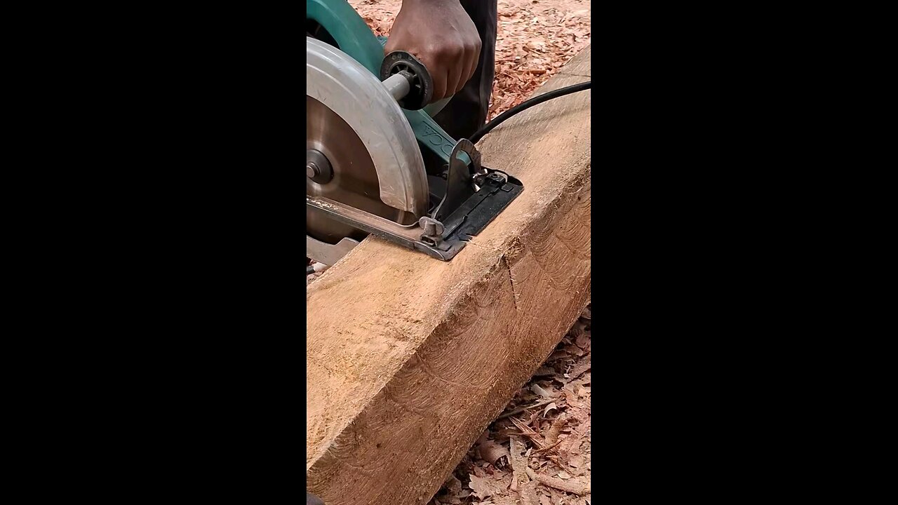 How To Cut Logs With The Circular Saw