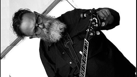 Simon O’Rourke is Back in the Cafe