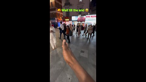 hijab girl‘s kindness shocked vlogger