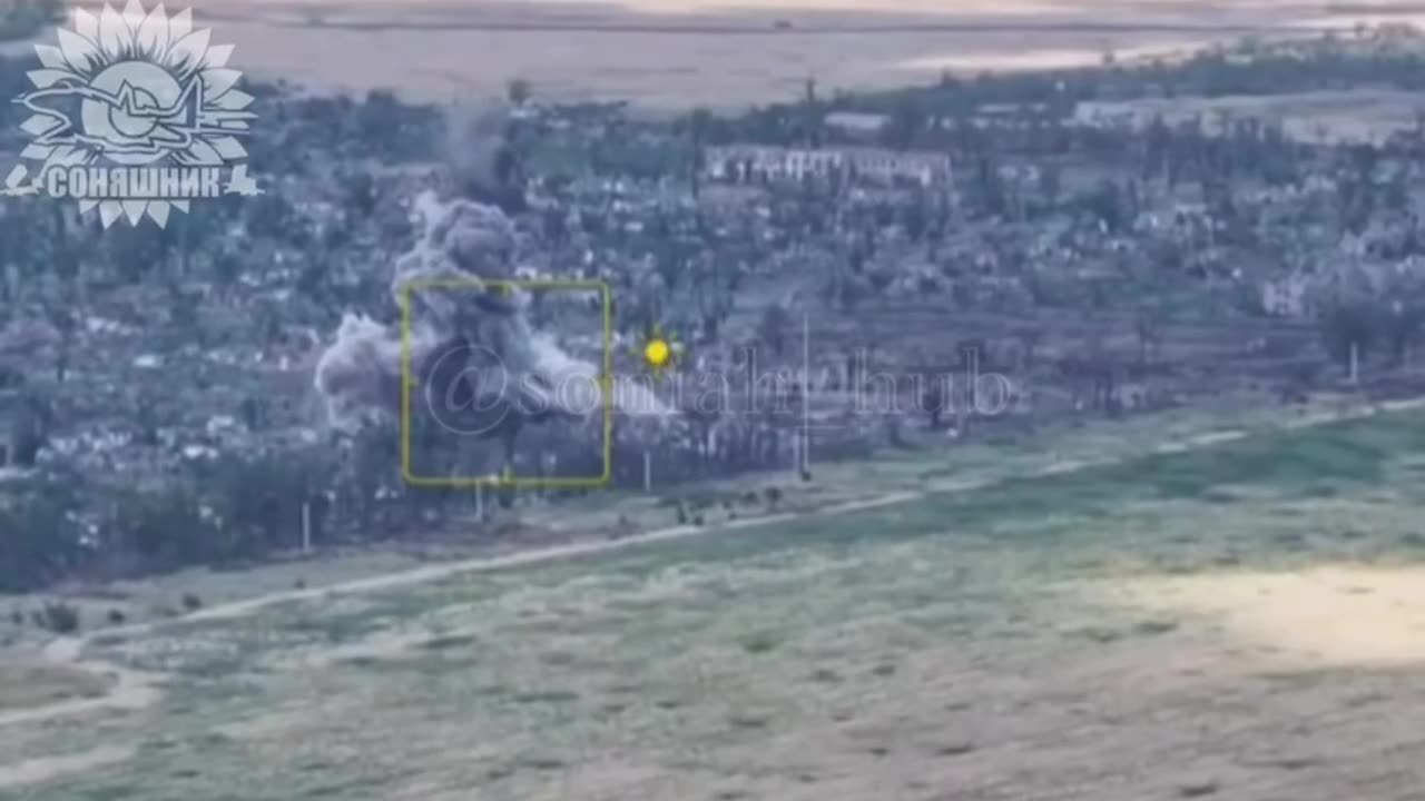 Ukrainian Su27 Drops GBU-62 Bombs on Russian Positions