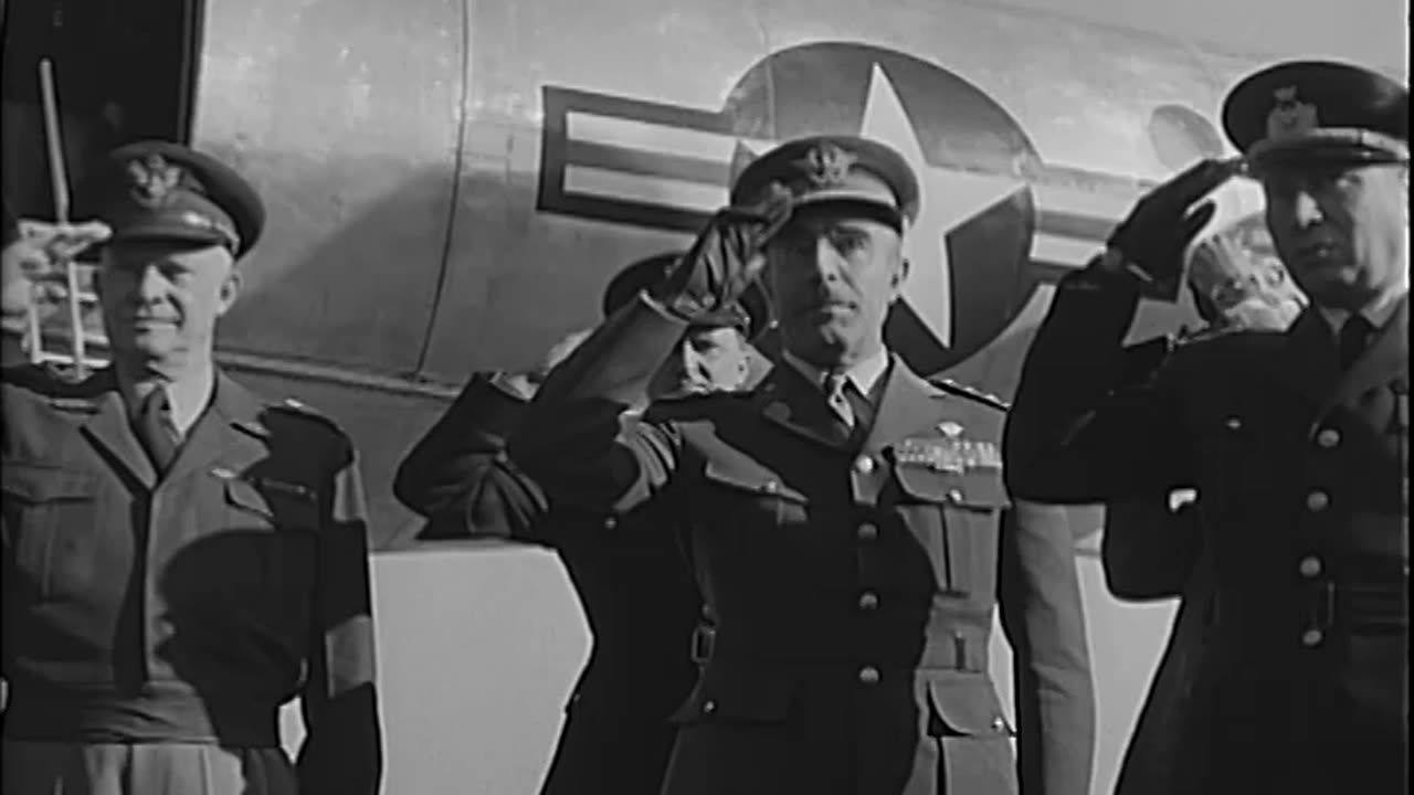 GEN OF THE ARMY DWI... - GEN OF THE ARMY DWIGHT D EISENHOWER ARRIVES IN PARIS FROM IT - 111-adc-8807