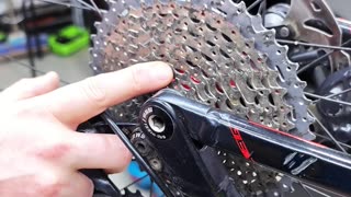 The sound of a bicycle wheel hub is very loud.