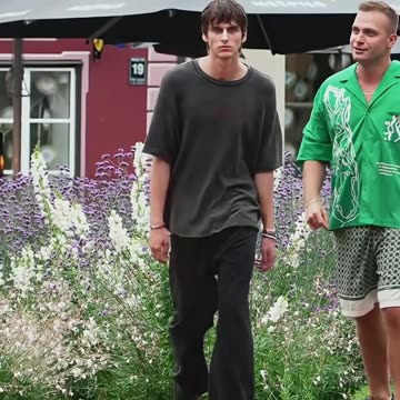 Could you pull off a walk like that