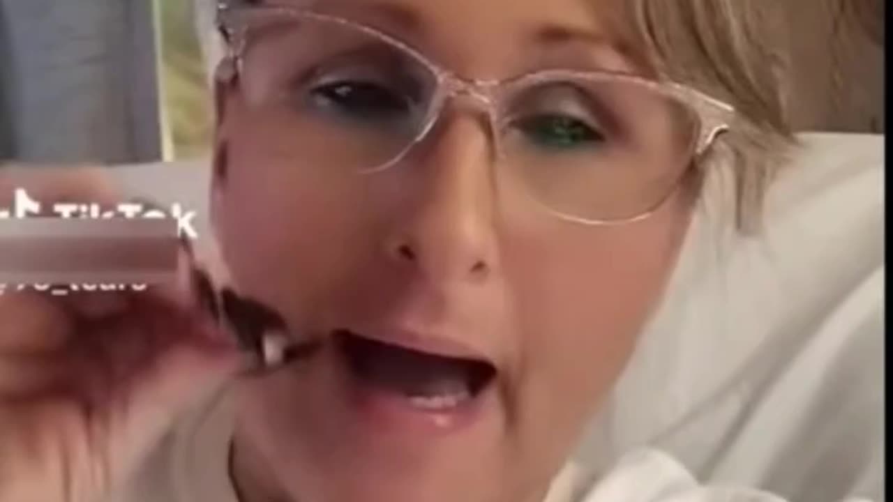 STRONG & INDEPENDENT MENTAL BREAKDOWNS - VOL. 2,059