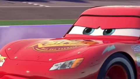 "¡Guido Demuestra Su Velocidad en los Pits con Rayo McQueen! 🏎️💨"