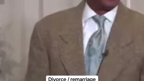 Apostle Gino Jennings answering questions about Divorce and Remarriage