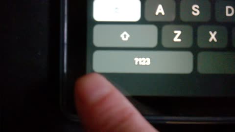 Toss (pull down) keyboard gboard Android