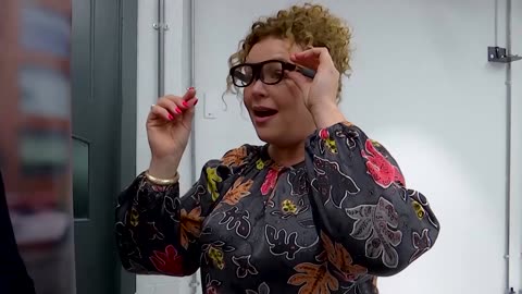 AI smart glasses display real-time subtitles for the deaf