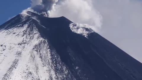 Klyuchevskoy Volcano (Russia) Ejected A Steam-Gas Ring