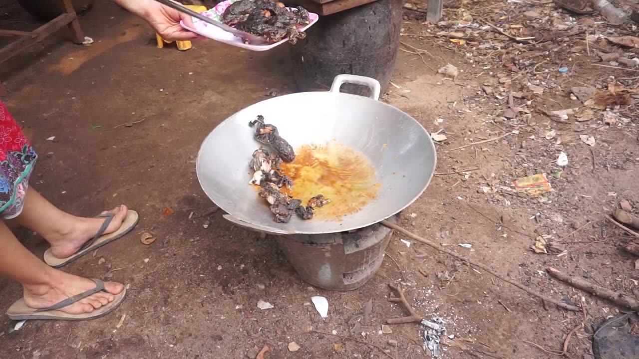 Yummy Cooking frog soup recipe-Cooking