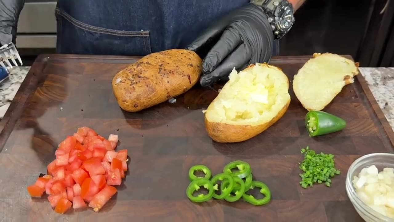 Better Than a Taco?! Try These Taco Stuffed Baked Potatoes