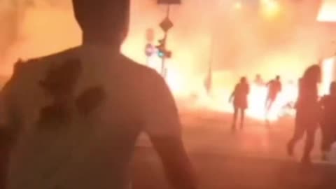 Se intensifican los violentos disturbios en Serbia