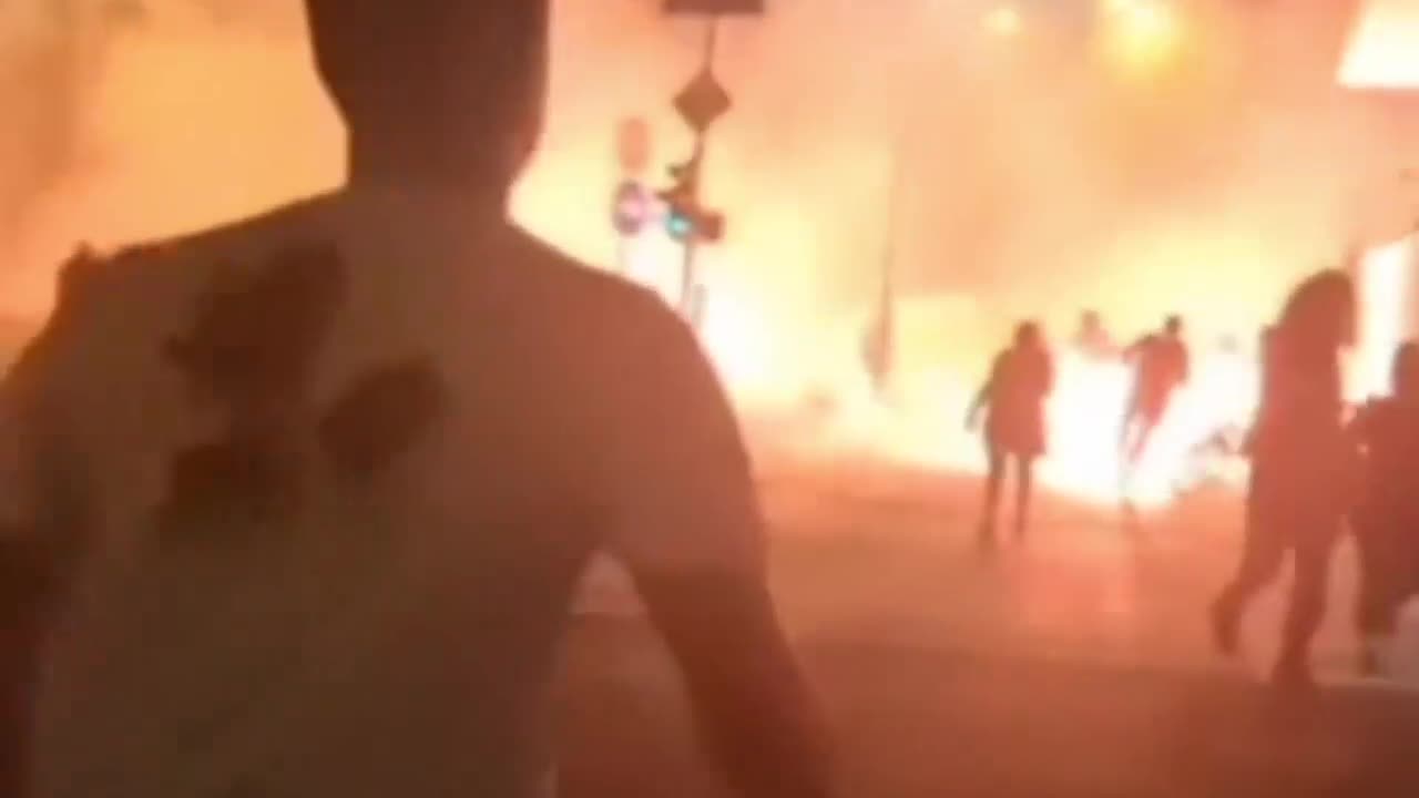 Se intensifican los violentos disturbios en Serbia