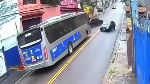 😂🚗 Watch This Wild Car Chase in Slow Motion! | FunFM