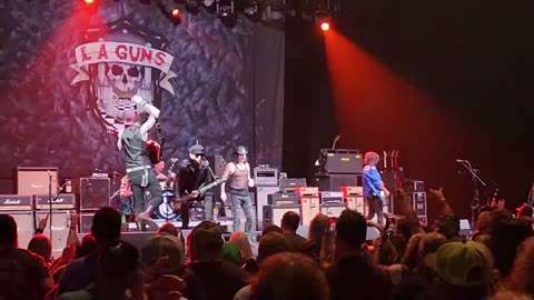 La guns (live)