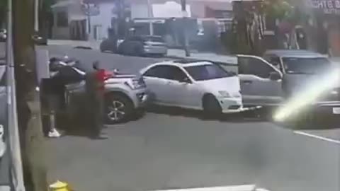 Feds pincer move. Stops a man who allegedly assaulted a CBP officer. News calls it hit & run