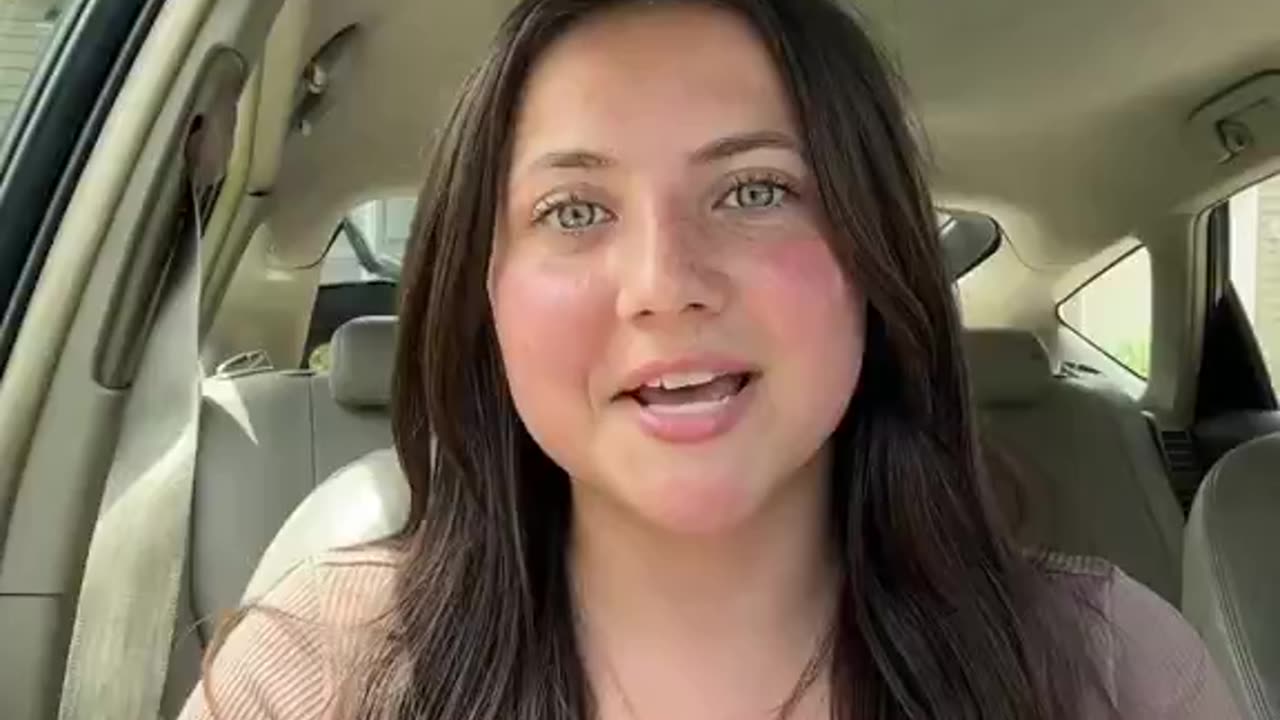 Zoomer Discusses Her First Church Experience — 'It Felt Right'