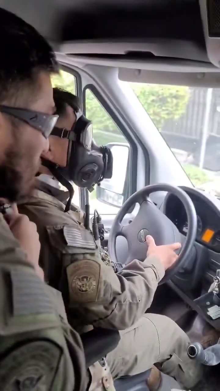 Intense video showing CBP agents’ perspective inside their vehicle