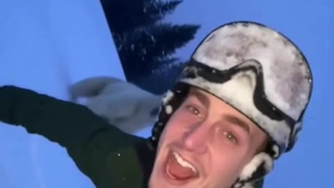 Casually Snowboarding With a Polar Bear Watching Over Me 🐻‍❄️🏔️